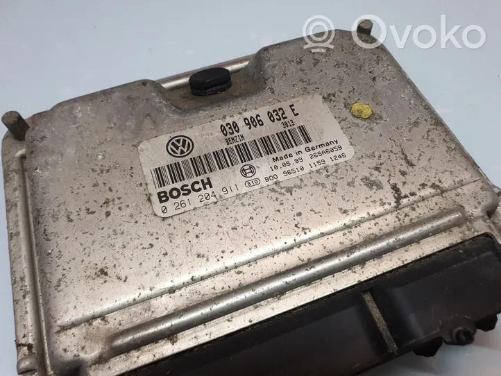 Volkswagen Lupo Calculateur moteur ECU 030906032E