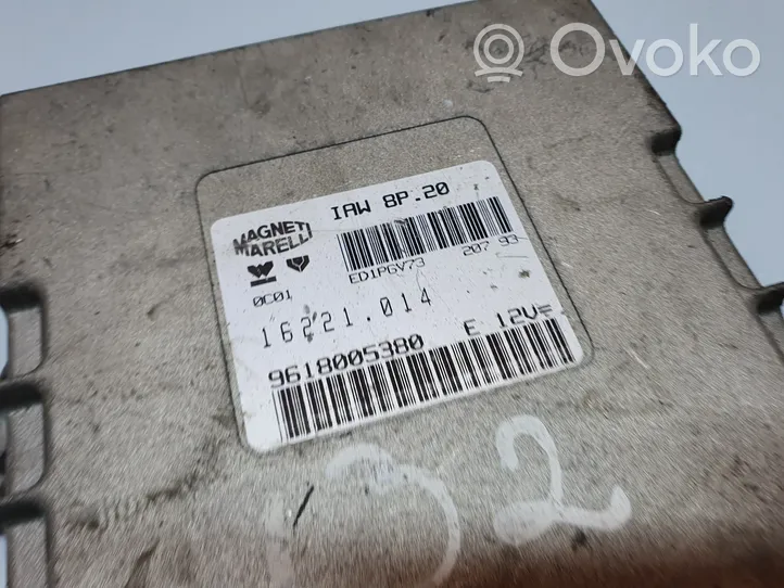 Citroen Xantia Calculateur moteur ECU 16221014