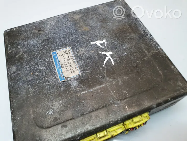 Mitsubishi Colt Calculateur moteur ECU MD752925