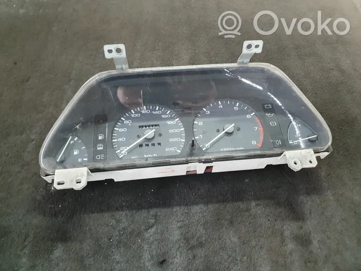 Mazda 323 Compteur de vitesse tableau de bord 4C11