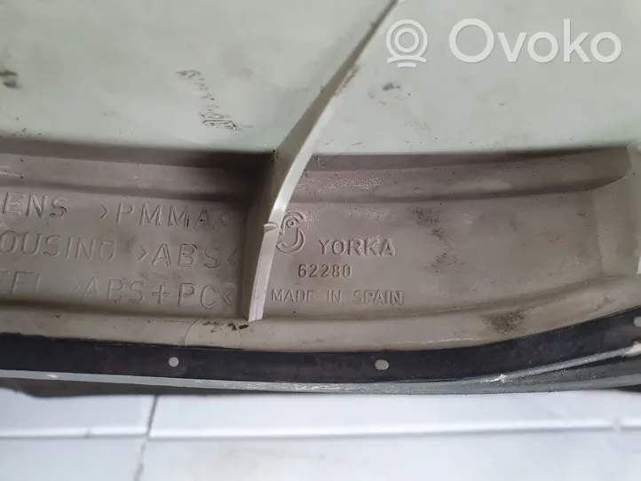 Opel Zafira A Aizmugurējais lukturis virsbūvē 62280