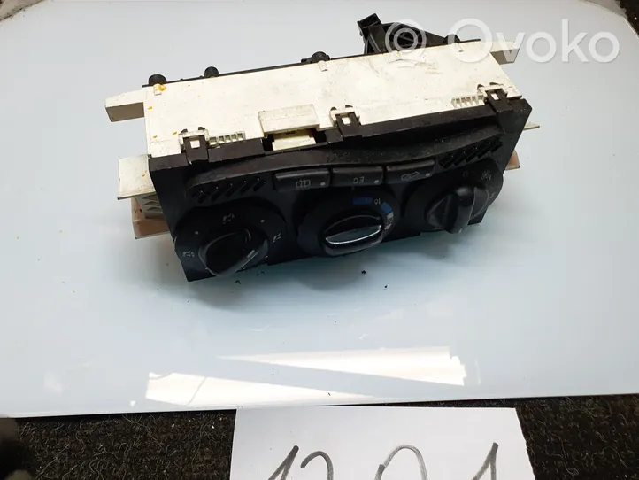 Mercedes-Benz A W168 Climate control unit 1688300485