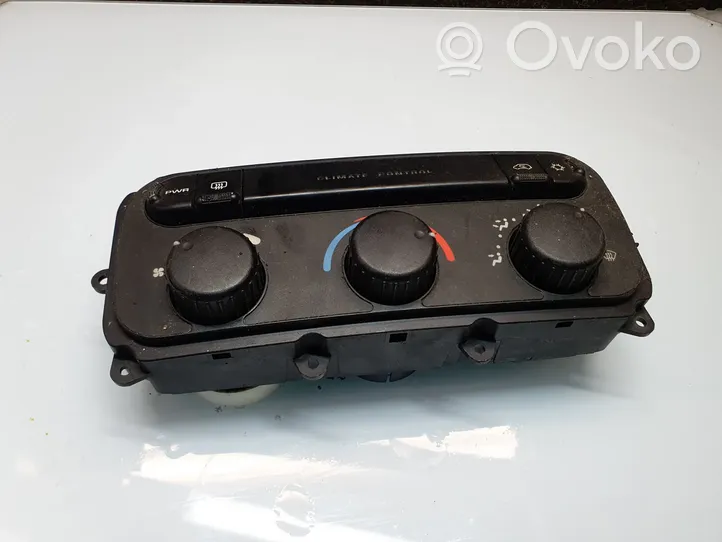 Chrysler Voyager Climate control unit 05005001AD