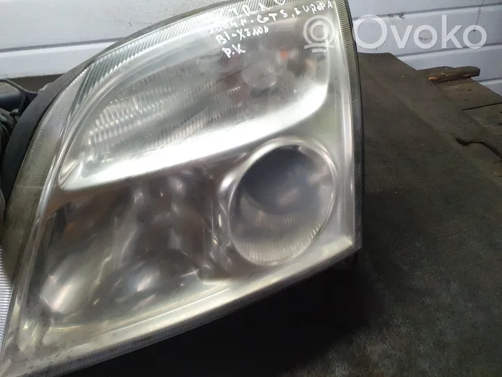 Opel Vectra C Lampa przednia 15588700