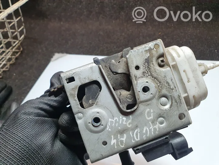 Audi A4 S4 B5 8D Front door lock 8D1837016E