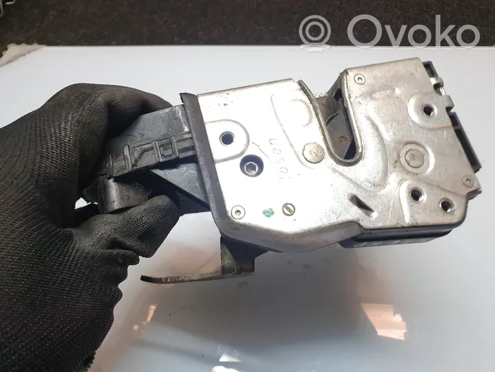 BMW 3 E46 Front door lock 