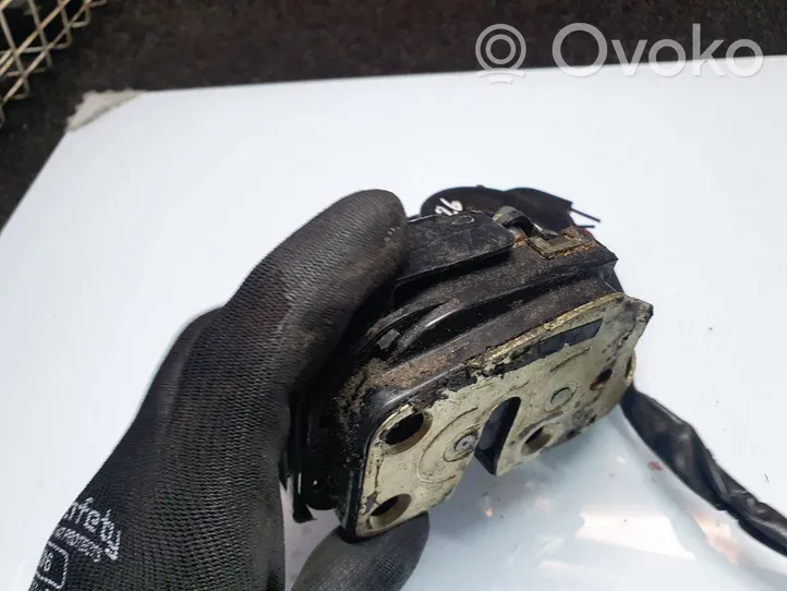 Toyota Avensis Verso Front door lock 