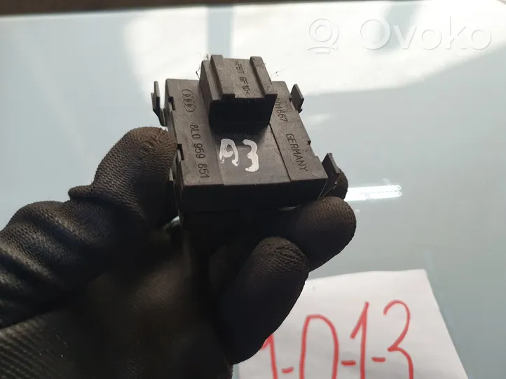 Audi A3 S3 8L Interruttore di controllo dell’alzacristalli elettrico 8L0959851