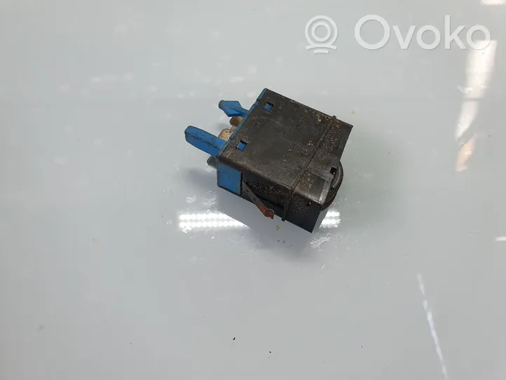 Audi 100 S4 C4 Interruttore di regolazione livello altezza dei fari 4A0941301