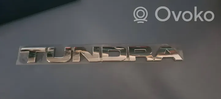 Toyota Tundra II Mostrina con logo/emblema della casa automobilistica 