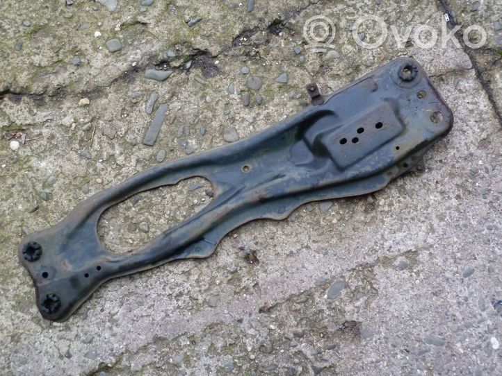 Mazda 323 F Support, suspension du moteur 