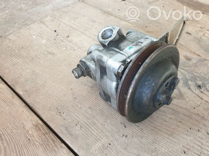 Alfa Romeo 164 Pompa del servosterzo 7681955175