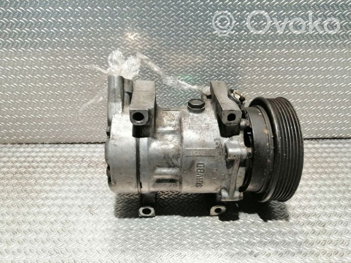 Renault Kangoo I Ilmastointilaitteen kompressorin pumppu (A/C) 7700273801