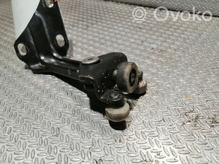 Volkswagen Crafter Guida/cerniera superiore del rullo del portellone scorrevole A9067600147