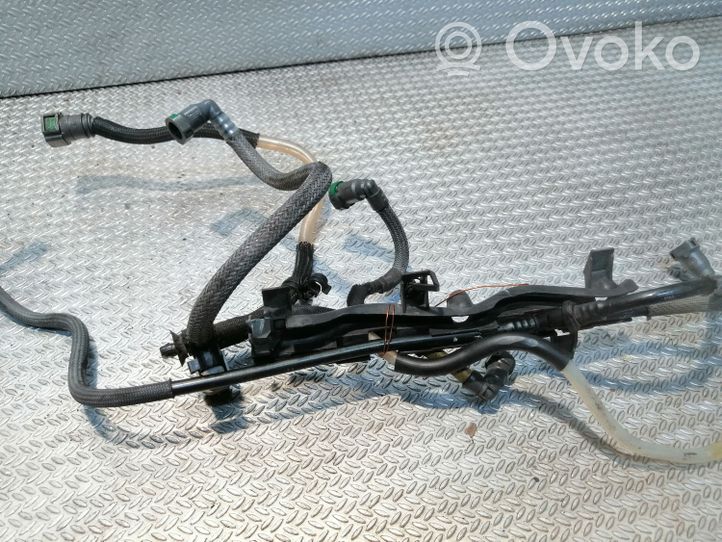 Renault Trafic II (X83) Tuyau d'alimentation conduite de carburant 