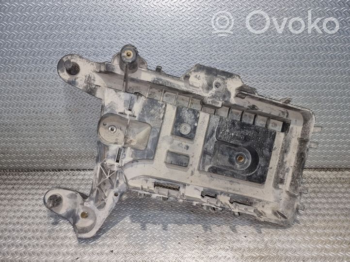 Volkswagen Caddy Boîte de batterie 1K0915333