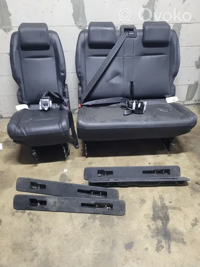 Toyota Proace Second row seats 