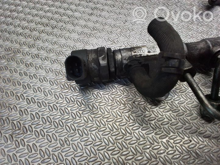 Volkswagen Caddy Tuyau de conduite principale de carburant 03L130089P