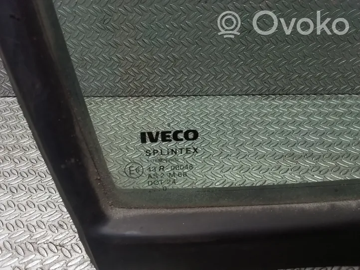 Iveco Daily 30.8 - 9 Vetro del deflettore della portiera anteriore - quattro porte 43R00048