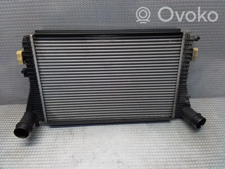 Volkswagen Caddy Interkūlerio radiatorius 1K0145803BM