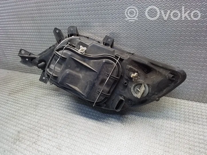 Mercedes-Benz Sprinter W901 W902 W903 W904 Lampa przednia A9018201161