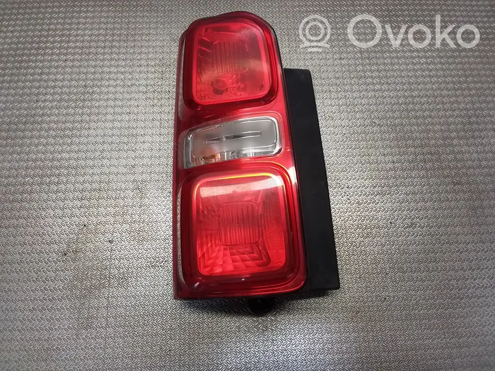 Toyota Proace Luci posteriori 9808243180