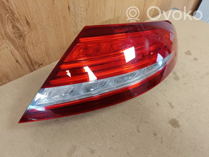 Mercedes-Benz C AMG W205 Luz trasera/de freno A2059066600