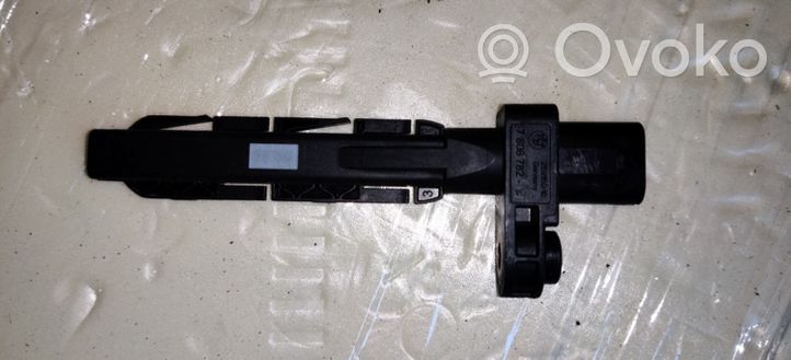 BMW 2 F45 Czujnik położenia wału korbowego 7806782