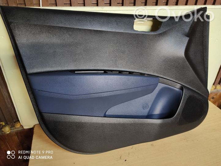 Hyundai i10 Rivestimento del pannello della portiera anteriore 82370B9010