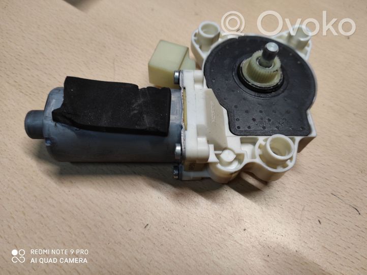 Mercedes-Benz SLK R171 Motorino alzacristalli della portiera anteriore A1718201442