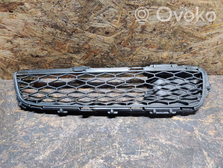 Infiniti G35 Grille inférieure de pare-chocs avant 62256AC701