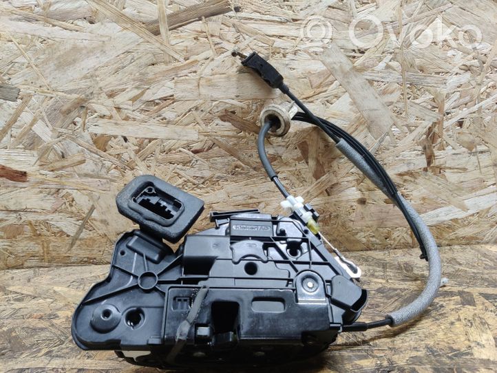 Volkswagen Golf VI Front door lock 5K1837015D