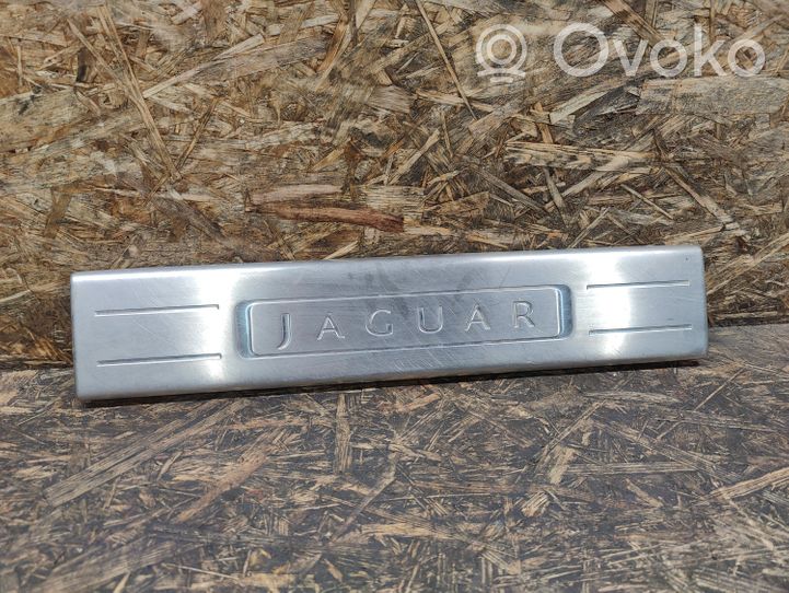 Jaguar XJ X351 Front sill trim cover AW9313201AE