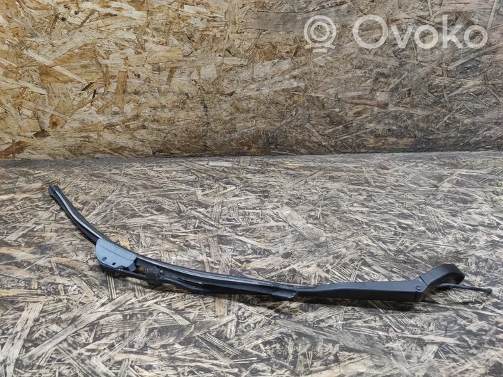 Jaguar XK8 - XKR Front wiper blade arm AL231