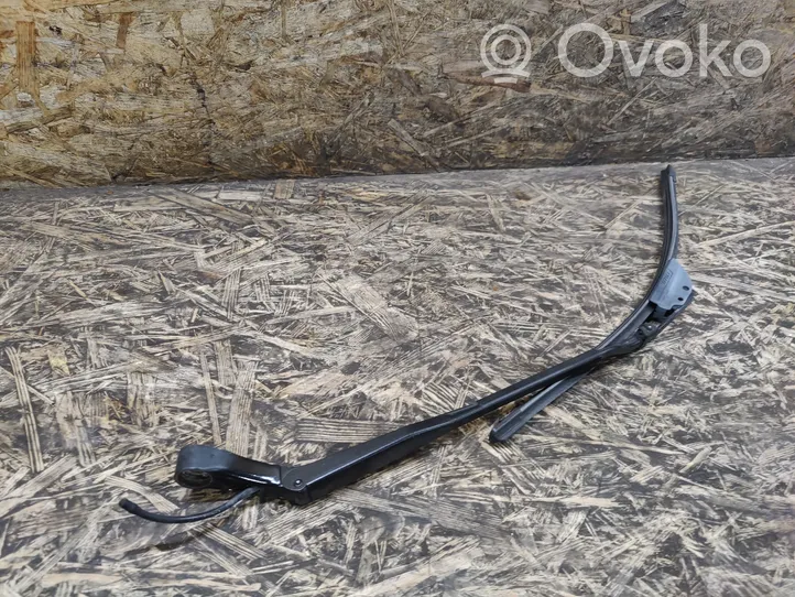 Jaguar XK8 - XKR Front wiper blade arm AL231