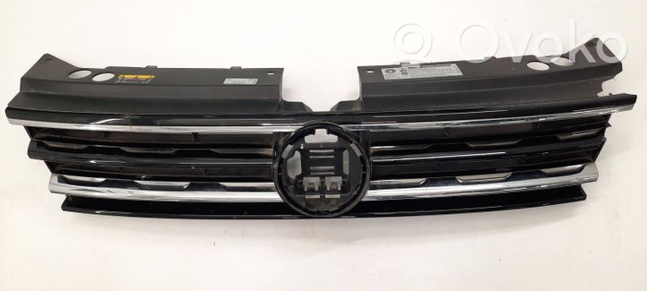 Volkswagen Tiguan Grotelės viršutinės 5NA853653B