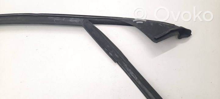 Mercedes-Benz GLC X253 C253 Rivestimento modanatura del vetro della portiera anteriore A2537257300