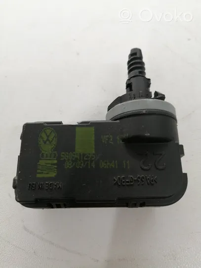 Volkswagen Golf VII Motor de ajuste de nivel del faro delantero 5G0941295