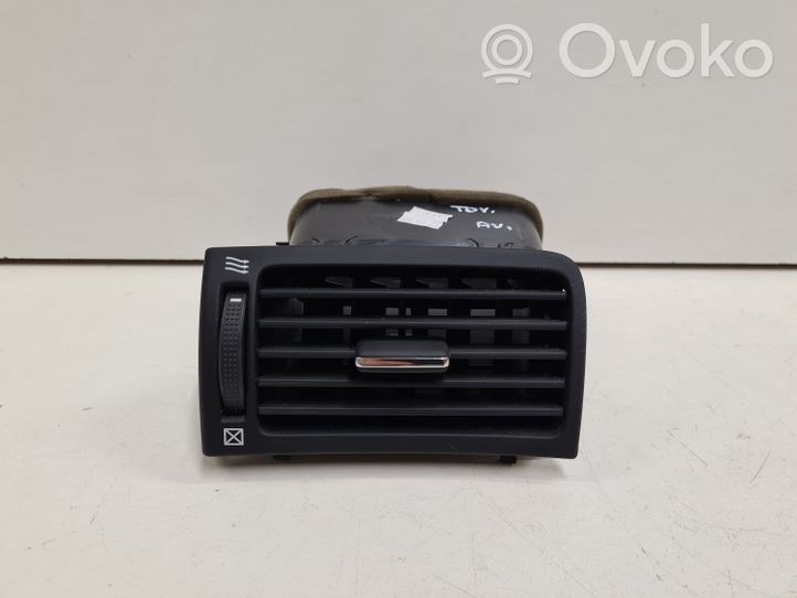 Toyota Avensis T250 Copertura griglia di ventilazione laterale cruscotto 