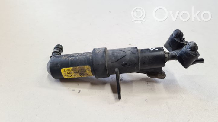 Skoda Octavia Mk2 (1Z) Headlight washer spray nozzle 1307030223