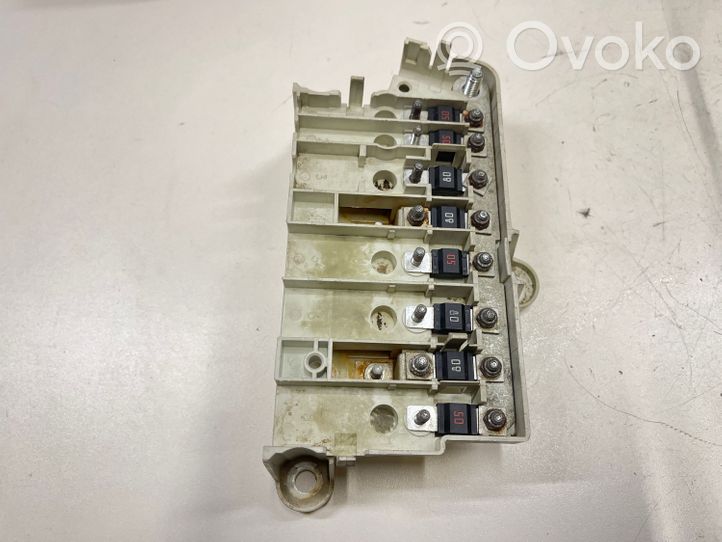 BMW 5 E39 Módulo de fusible 8387544