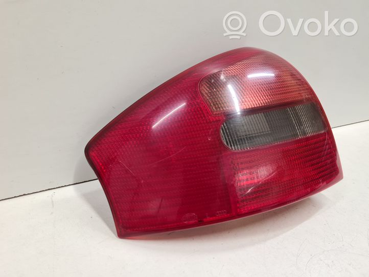 Audi A6 S6 C5 4B Lampa tylna 4B5945095