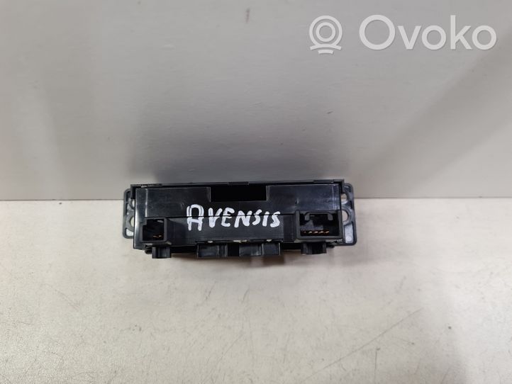 Toyota Avensis T250 Istuimen lämmityksen kytkin R453417