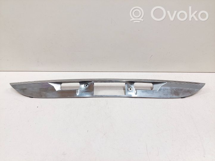 Mercedes-Benz E W211 Rivestimento portellone A2117400493