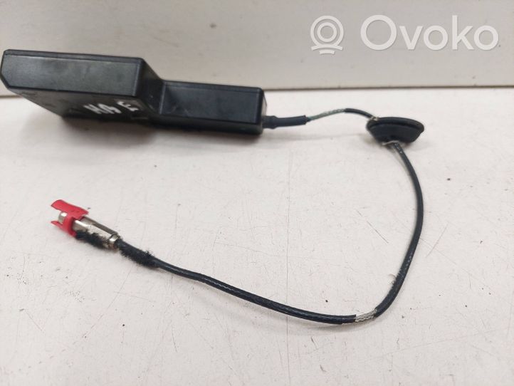 Mercedes-Benz E W211 Radion antenni A2118202775