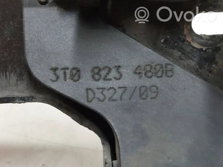 Skoda Superb B6 (3T) Rygiel / Zaczep zamka pokrywy przedniej / maski silnika 3T0823480B