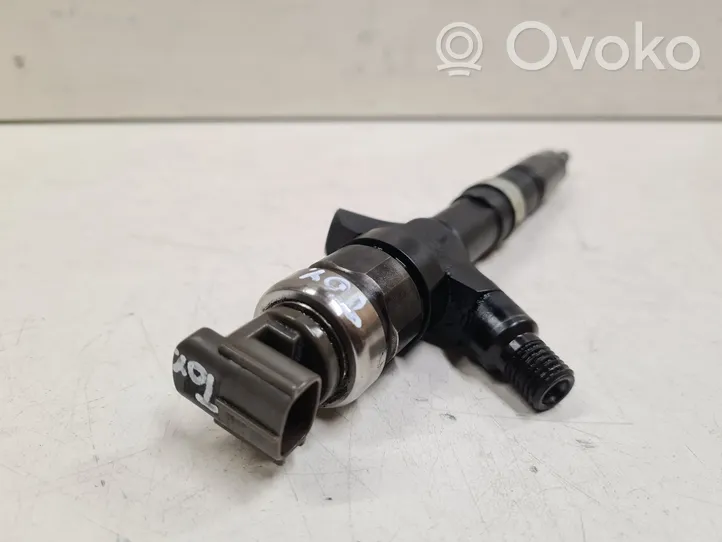 Toyota Corolla Verso E121 Injecteur de carburant 236700G010