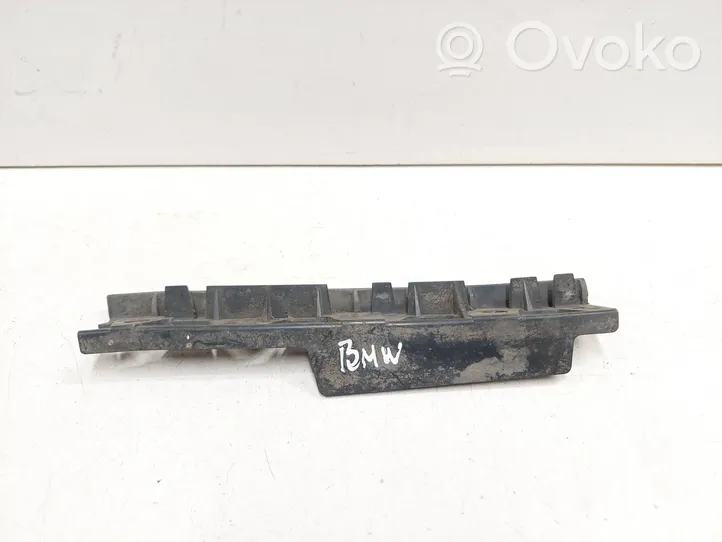 BMW 5 E60 E61 Supporto di montaggio del parafango 7066227