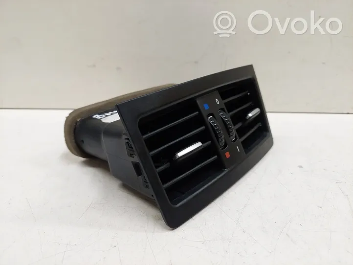 BMW 3 E90 E91 Aizmugurējā gaisa - ventilācijas reste 7129556