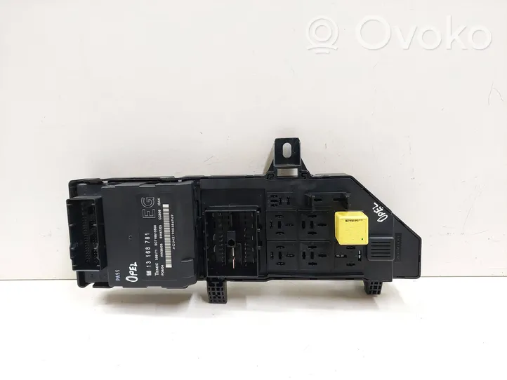 Opel Vectra C Fuse module 13168781